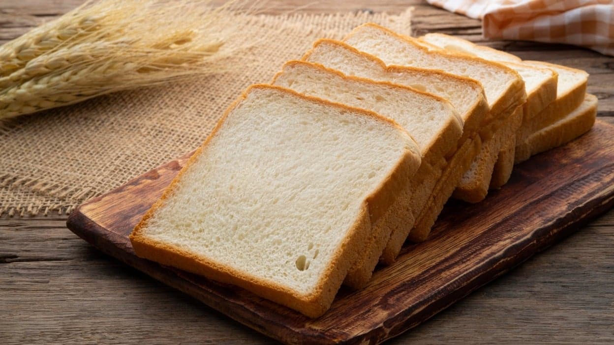 Pan de molde en tabla de madera